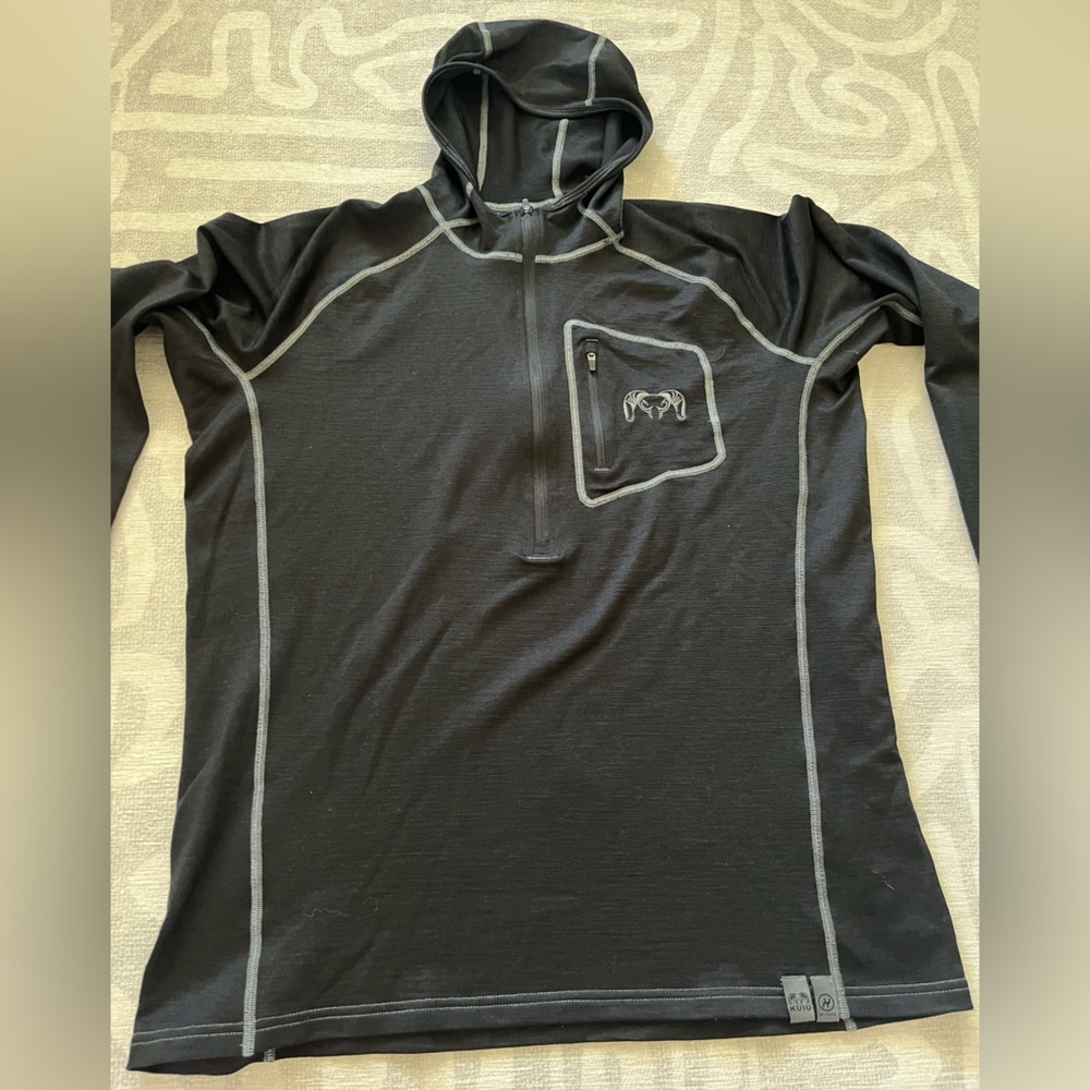 KUIU ultralight hunting wool layer. Excellent used condition